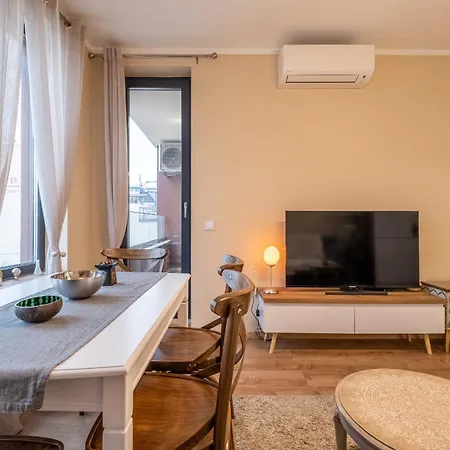 The Lemons Cozy * Σόφια